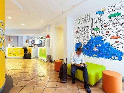 Ibis Styles Napoli Garibaldi, Naples