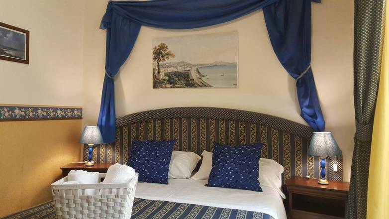 Bed & Breakfast Napoli Centrale, Naples