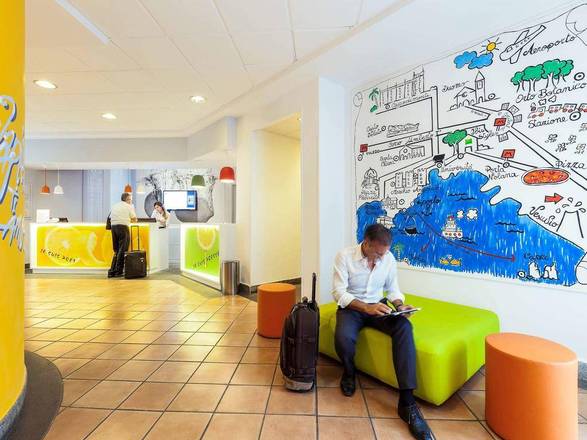 Ibis Styles Napoli Garibaldi, Naples