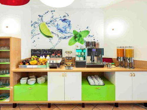 Ibis Styles Napoli Garibaldi, Naples
