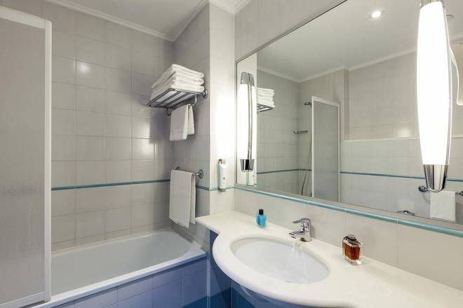 Ibis Styles Napoli Garibaldi, Naples