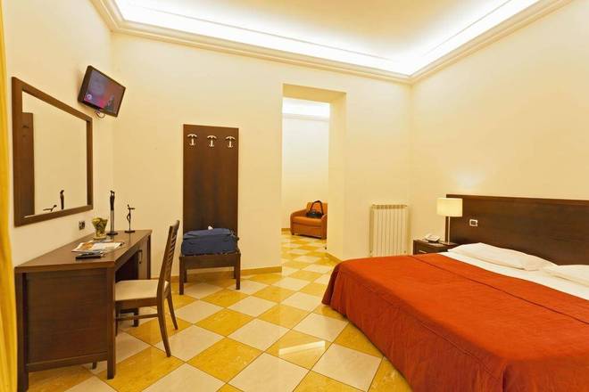 Albergo del Golfo, Naples