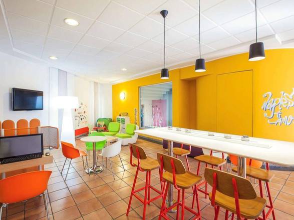 Ibis Styles Napoli Garibaldi, Naples