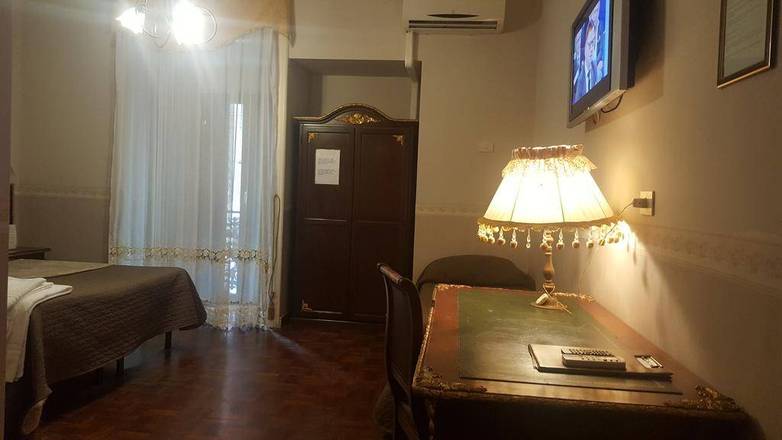 Bed & Breakfast Napoli Centrale, Naples