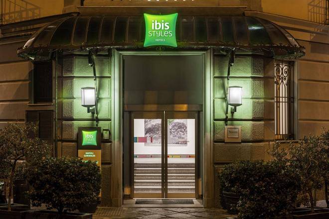 Ibis Styles Napoli Garibaldi, Naples