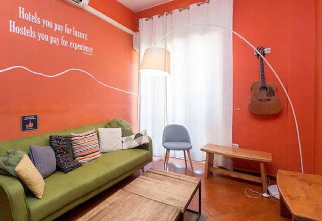 Hostel of the Sun, Naples