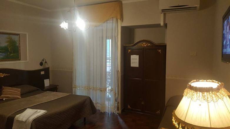 Bed & Breakfast Napoli Centrale, Naples