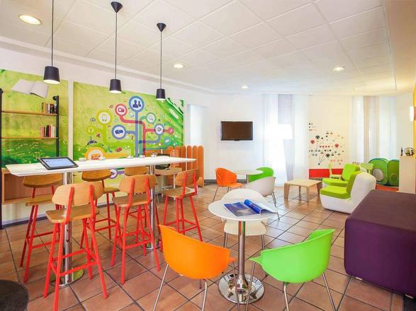 Ibis Styles Napoli Garibaldi, Naples