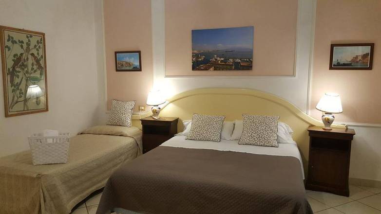 Bed & Breakfast Napoli Centrale, Naples