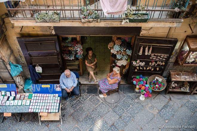 Hostel of the Sun, Naples