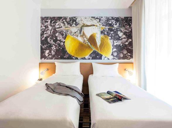 Ibis Styles Napoli Garibaldi, Naples
