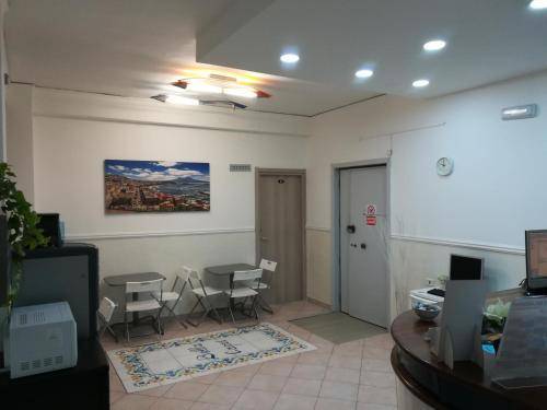 Hotel Bella Capri, Naples