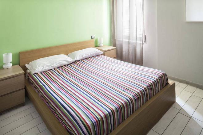 Hostel of the Sun, Naples