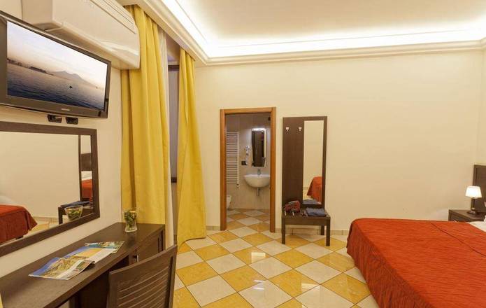 Albergo del Golfo, Naples