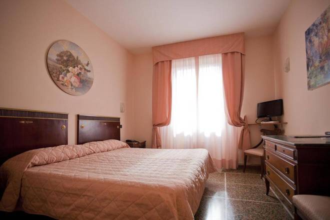 Hotel La Pace, Pisa