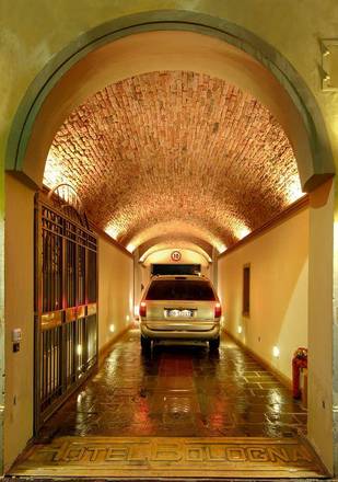 Hotel Bologna, Pisa