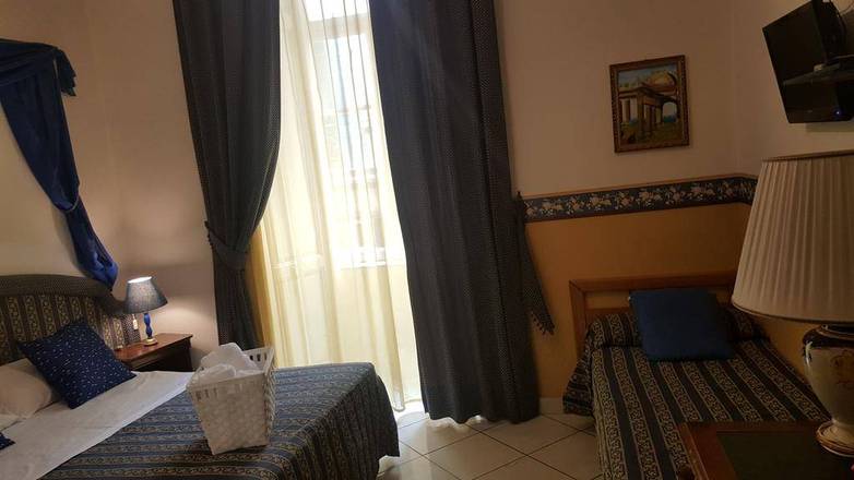 Bed & Breakfast Napoli Centrale, Naples