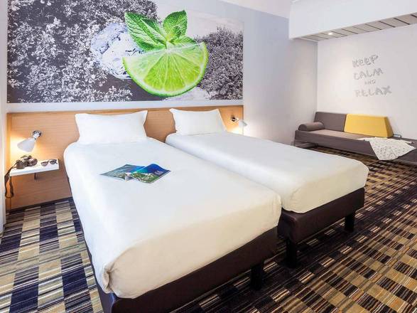 Ibis Styles Napoli Garibaldi, Naples