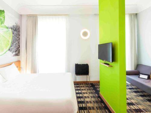 Ibis Styles Napoli Garibaldi, Naples