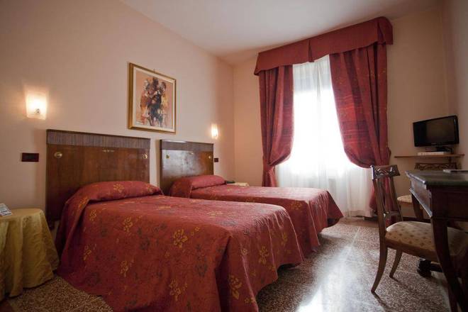 Hotel La Pace, Pisa