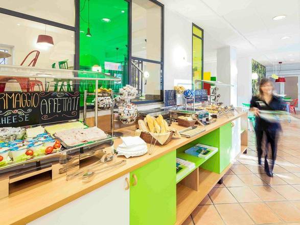 Ibis Styles Napoli Garibaldi, Naples