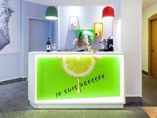 Ibis Styles Napoli Garibaldi, Naples