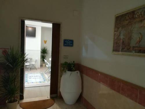 Hotel Bella Capri, Naples