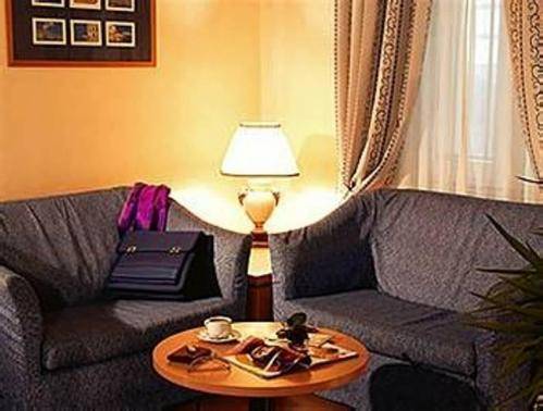 Ibis Styles Napoli Garibaldi, Naples