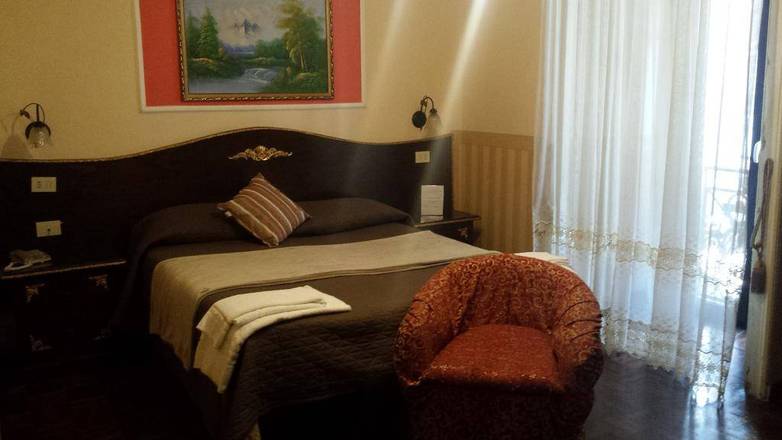 Bed & Breakfast Napoli Centrale, Naples