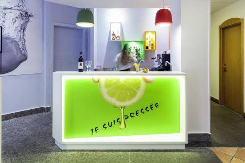 Ibis Styles Napoli Garibaldi, Naples