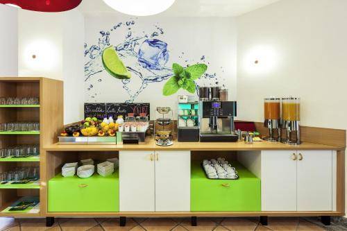 Ibis Styles Napoli Garibaldi, Naples