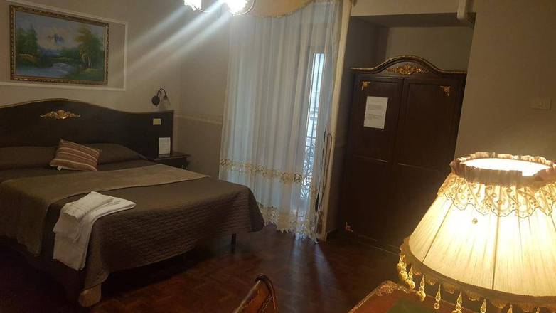 Bed & Breakfast Napoli Centrale, Naples